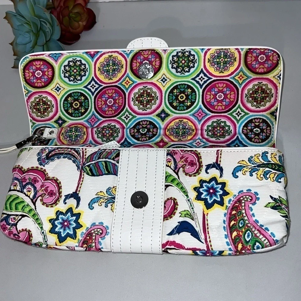 Vera Bradley Womens Wristlet Summer Purse